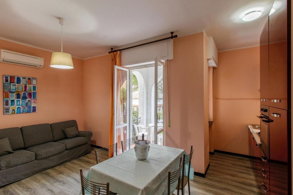 Residence Riviera Mare Pietra Ligure Eksteriør bilde